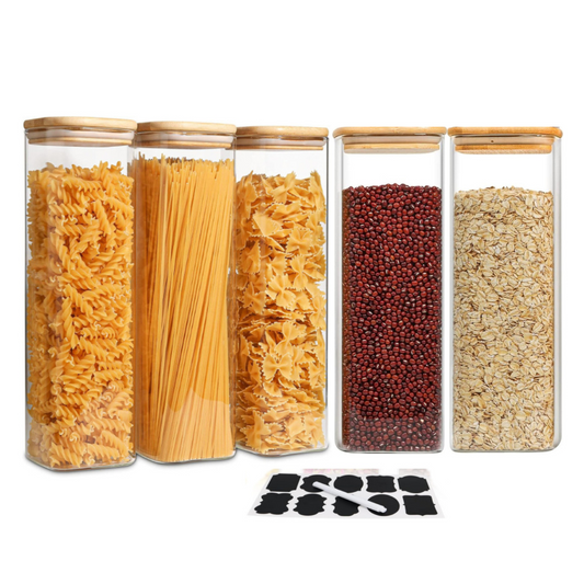 Set de 5 recipiente pătrate din sticlă borosilicată, de dimensiuni variate, cu capace din bambus etanș Koken – ideale pentru depozitarea alimentelor uscate și cerealelor.