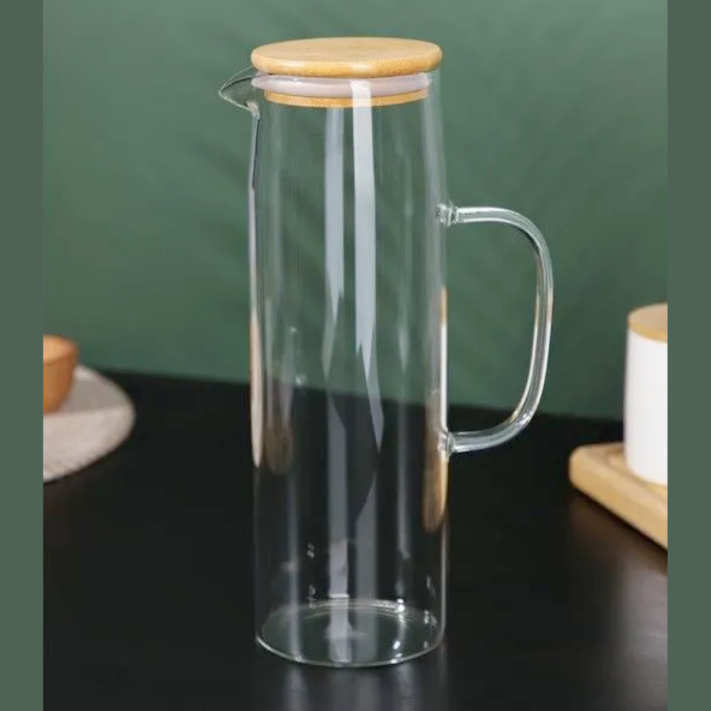 Carafa Pentru Apa din sticla borosilicată Koken, recipient cu Capac din bambus si otel inoxidabil, Ulcior 26 x 8,5 cm, 1500ml, Transparent/Lemn