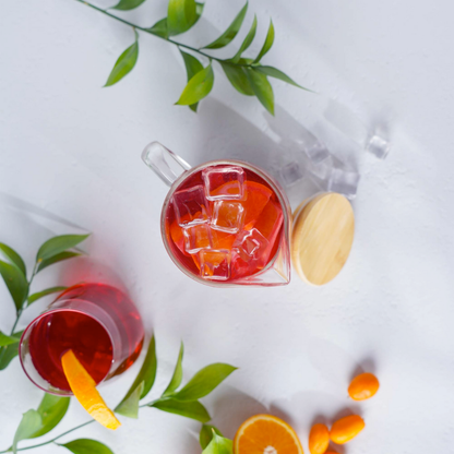 Carafa Pentru Apa din sticla borosilicată Koken, recipient cu Capac din bambus si otel inoxidabil, Ulcior 26 x 8,5 cm, 1500ml, Transparent/Lemn